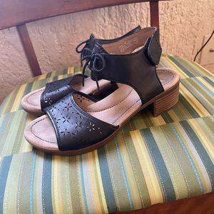 Dansko sandals size 38